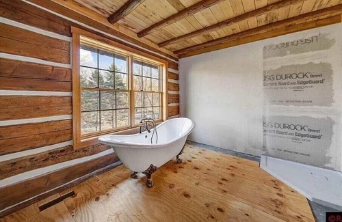 Kasota Maison | 130 Year Old Log Barn Transformed Into A New Home.