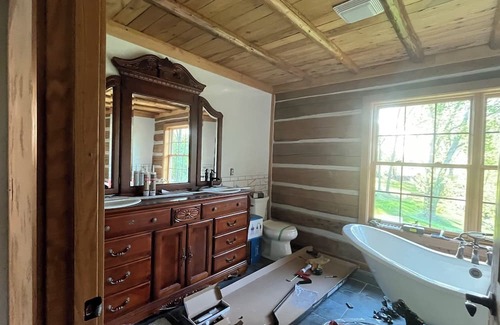 Kasota Maison | 130 Year Old Log Barn Transformed Into A New Home.