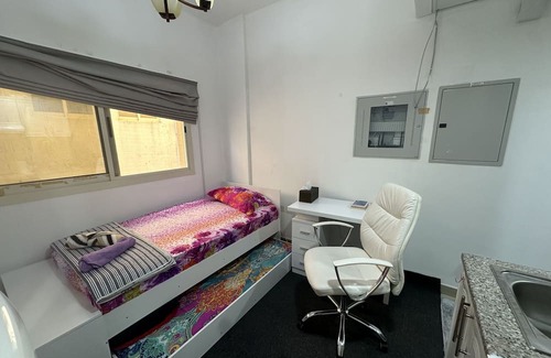 Al Sabkha Appartement | The Regal Residency Studio, 1 Minute Walking Distance from Gold Souk