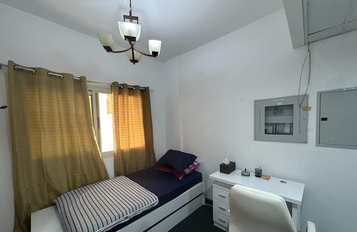 Al Sabkha Appartement | The Regal Residency Studio, 1 Minute Walking Distance from Gold Souk