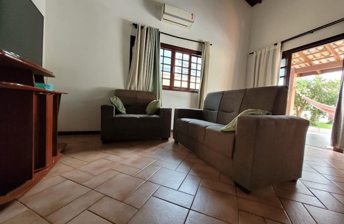 Bairro da Enseada Maison | Casa na Praia 3 Quartos, Espaço Seguro Para Pets , Piscina e Salão de Jogos