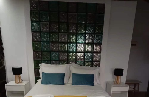 Angra do Heroismo Appartement | Studio Apartment 'Casa Do Poço - Casinha' with Mountain View, Shared Terrace and Wi-Fi