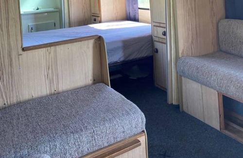 Raworth Maison | Cosy van in private setting with stunning views of the Hunter River.