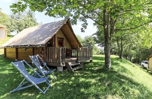 Saint-Point Maison | Flower Camping du Lac de Saint Point Lamartine - Saône et Loire - Southern Burgundy * - Premium mobile home 33m² - 2 bedrooms - covered terrace for 4 people
