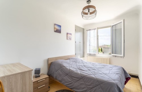 Saint-Laurent-La-Vernede Maison | Holiday Home 'Villa Jasmin' with Private Terrace, Balcony and Wi-Fi