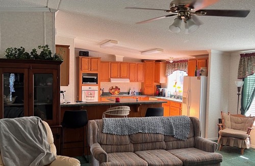 Centerville Maison | 40+ acres 3 miles from Petit Jean State Park, perfect site to see the eclipse!