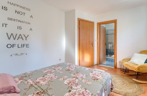 Klana Appartement | Lovely apartment with WIFI, private pool, A/C, hot tub, TV, terrace, panoramic view and parking