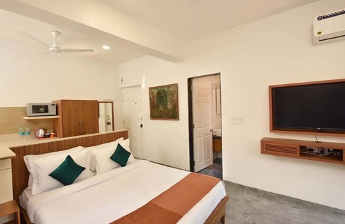 Alto de Porvorim Appartement | Entire Classic Studio in North Goa -with Breakfast