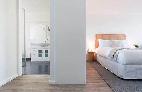 Riverside Appartement | Cute and Cosy Studio with Parking & WiFi