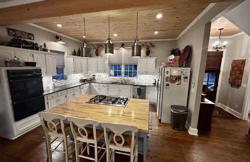 Dundee Maison | The Bella Luna on Moon Lake near Clarksdale, MS