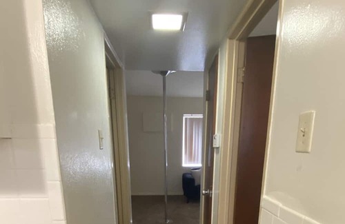 Florissant Appartement | Quiet cozy apartment right off the highway! Next to 3 shopping plaza’s!