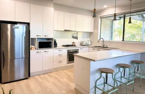 O'Halloran Hill Maison | Entire House - A tropical haven in the suburbs