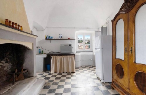 Bracelli Maison | Near the 5Terre, apartment located inside the Palazzo Ravaschieri.