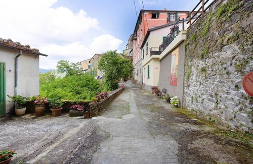 Bracelli Maison | Near the 5Terre, apartment located inside the Palazzo Ravaschieri.