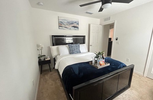 Deltona Lakes Maison | Private Luxury Guest Room w/ Golf Course Access Separate Entrance