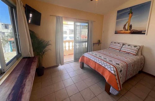 Lomas de Mazatlan Maison | 5 Bedroom, 5 Bathroom, Pool, Waterfall, Wood Fired Pizza Oven.