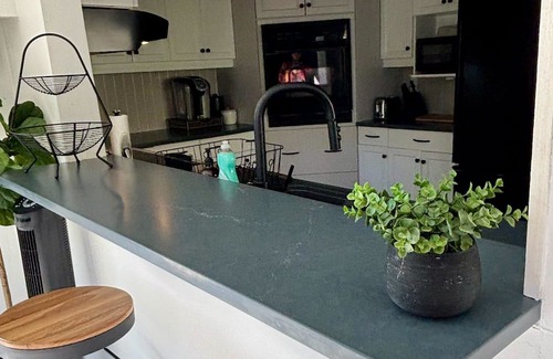 Northern Bruce Peninsula Cabine | Starry Haven: Serene 3-BR Retreat with Hot Tub