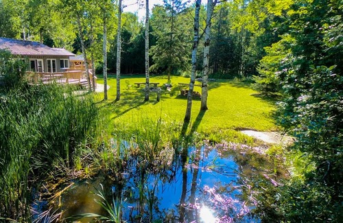 Northern Bruce Peninsula Cabine | Starry Haven: Serene 3-BR Retreat with Hot Tub