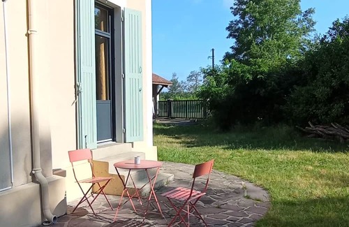 Laluque Appartement | Location Appartement Dans une Grande Maison de Campagne Avec Jardin Boisé