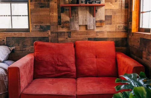 Holladay Cabine | Cozy Tiny Cabin Getaway w/ Views