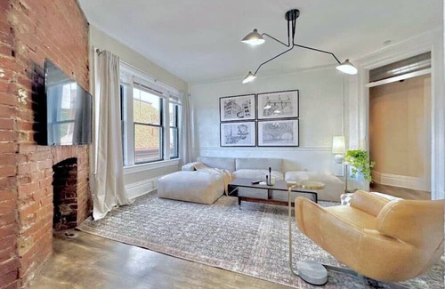 Bloomfield Appartement | Luxe Bloomfield Penthouse | Central | Free Parking