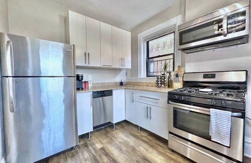 Bloomfield Appartement | Luxe Bloomfield Penthouse | Central | Free Parking