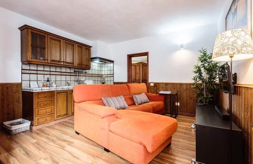 Brena Baja Maison | Holiday Home 'Casa Cora Con Jacuzzi' with Mountain View, Private Terrace and Wi-Fi
