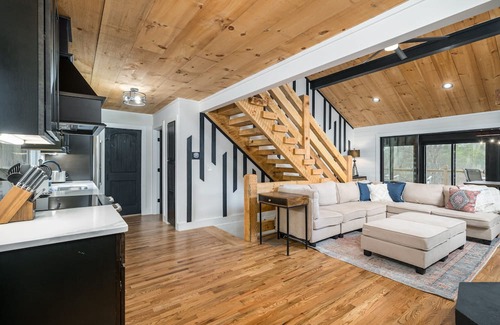 Blue Ridge Maison | All Decked Out Lake House