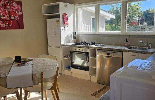 Holdens Bay Maison | Holden's Bay Hideaway MBT