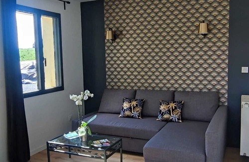 Pleugriffet Maison | Homerez - Big house for 12 ppl. with spa and terrace at Pleugriffet