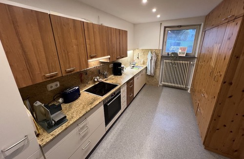 Homberg Maison | Großes Ferienhaus in Nordhessen: 180qm mit Fünf Schlafzimmern und Drei Bädern