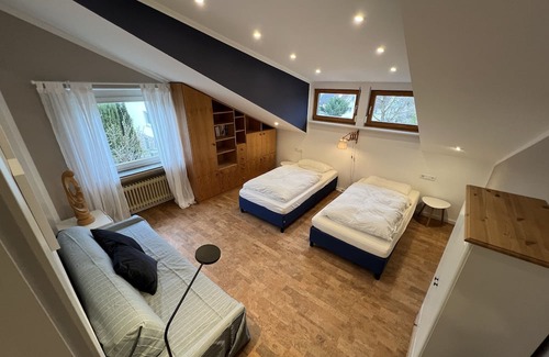 Homberg Maison | Großes Ferienhaus in Nordhessen: 180qm mit Fünf Schlafzimmern und Drei Bädern