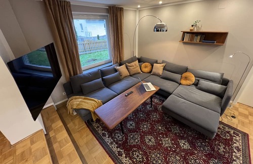 Homberg Maison | Großes Ferienhaus in Nordhessen: 180qm mit Fünf Schlafzimmern und Drei Bädern