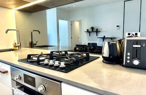 West Melbourne Appartement | 2B1B Cozy near Train Station + Free Parking!
