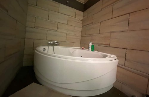 Cuenca Chalet De Ski | Chalet con Barbacoa y Jacuzzi Para Disfrutar en Familia a 5 Minutos de Cuenca