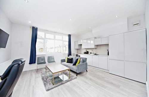 West Thornton Appartement | Chic 1BR Thornton Flat - Charm and City Access