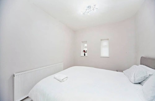 West Thornton Appartement | Chic 1BR Thornton Flat - Charm and City Access