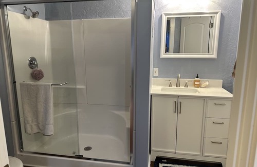 Creswell Appartement | Private apartment 25 minutes from Hayward Field and the University of Oregon!