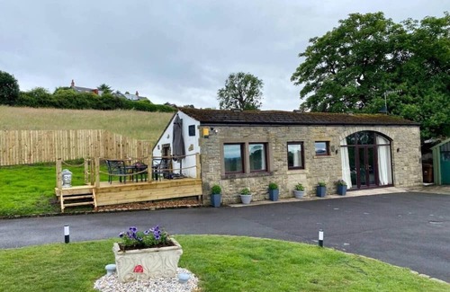 Colne Cabine | Whitemoor View Lodge, Secluded area with amazing views and hot tub