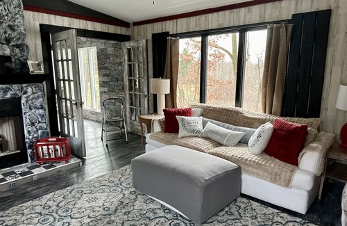Boston Heights Maison | The Brupoppy Farm & Stay is farm located in the heart of Boston Heights Ohio.
