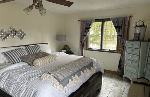 Boston Heights Maison | The Brupoppy Farm & Stay is farm located in the heart of Boston Heights Ohio.