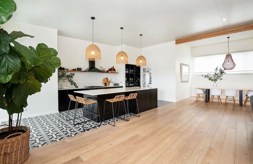 Emerald Beach Maison | Emerald Views 3- Jaw dropping ocean and island views , 200m to beach