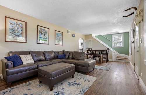 Merritt Island Maison | Charming quaint home, bordering Kennedy Space on a 5 acre equestrian estate.
