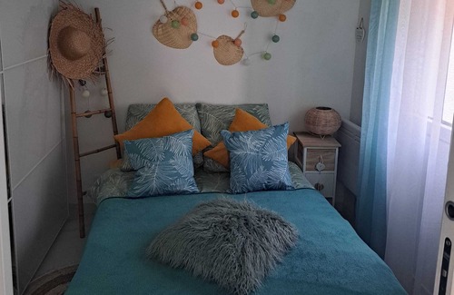 Saint-Cyr-la-Riviere Maison | Homerez - Nice house for 4 ppl. with garden and terrace at Saint-Cyr-la-Rivière