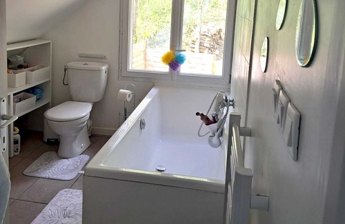 Saint-Cyr-la-Riviere Maison | Homerez - Nice house for 4 ppl. with garden and terrace at Saint-Cyr-la-Rivière