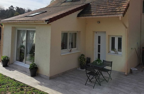 Saint-Cyr-la-Riviere Maison | Homerez - Nice house for 4 ppl. with garden and terrace at Saint-Cyr-la-Rivière