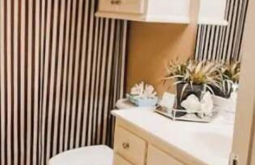 Beebe Maison | RaneyDay RedBird Retreat Water View/near Searcy AR