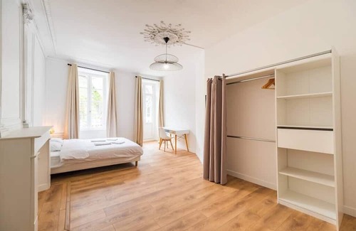 Guingamp Appartement | Logement D'exception : 10 Chambres et Babyfoot