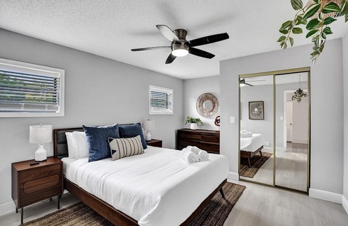 Coconut Creek Maison | 5 bedroom Family Home with heated pool
