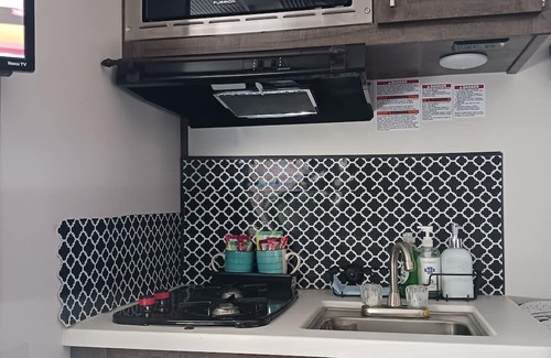 North Las Vegas Maison | Unique Retro Tiny Living on Wheels. Modern RV living in beautiful Las Vegas!